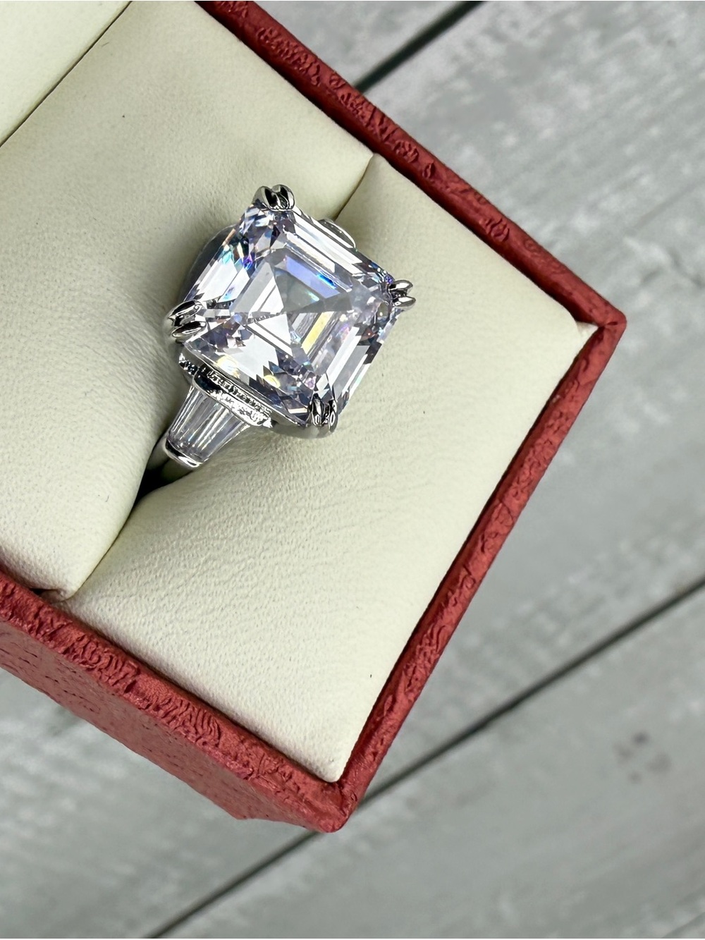 Berricle woman’s size 7 ring